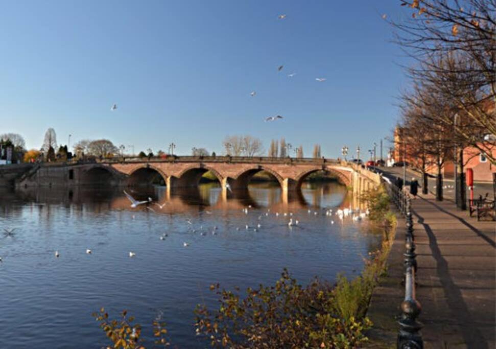 Unrivalled Location - Five Star - Worcester Apartment Екстериор снимка