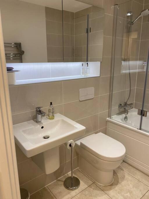Unrivalled Location - Five Star - Worcester Apartment Екстериор снимка