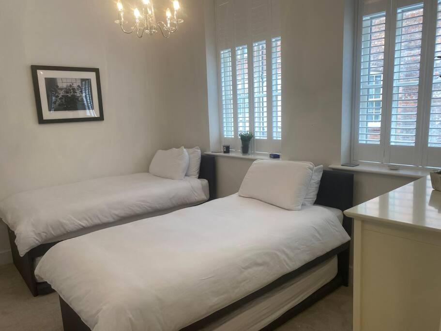 Unrivalled Location - Five Star - Worcester Apartment Екстериор снимка