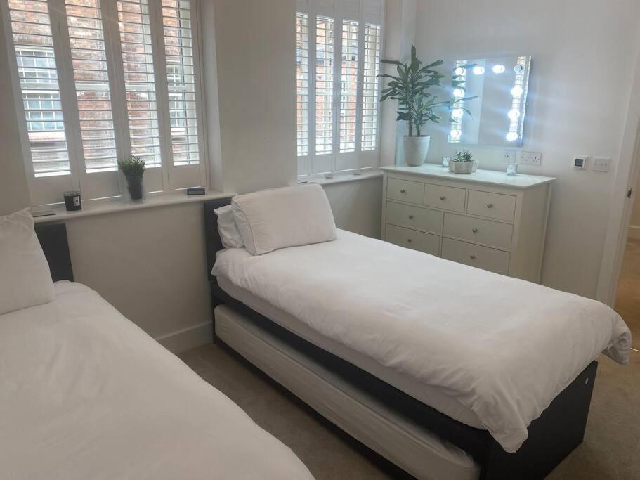 Unrivalled Location - Five Star - Worcester Apartment Екстериор снимка
