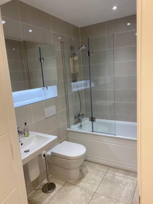 Unrivalled Location - Five Star - Worcester Apartment Екстериор снимка