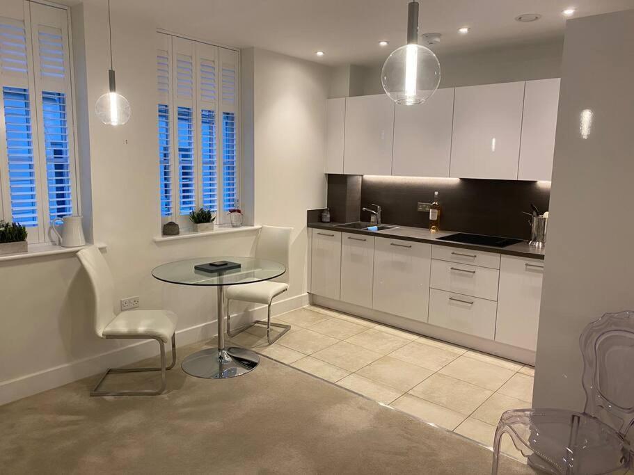 Unrivalled Location - Five Star - Worcester Apartment Екстериор снимка