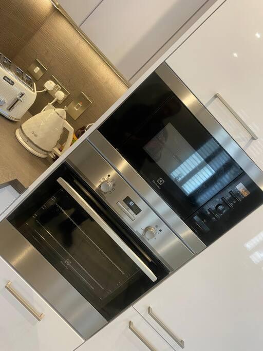 Unrivalled Location - Five Star - Worcester Apartment Екстериор снимка
