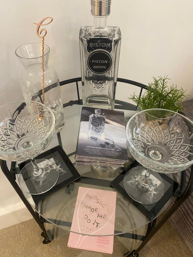 Unrivalled Location - Five Star - Worcester Apartment Екстериор снимка