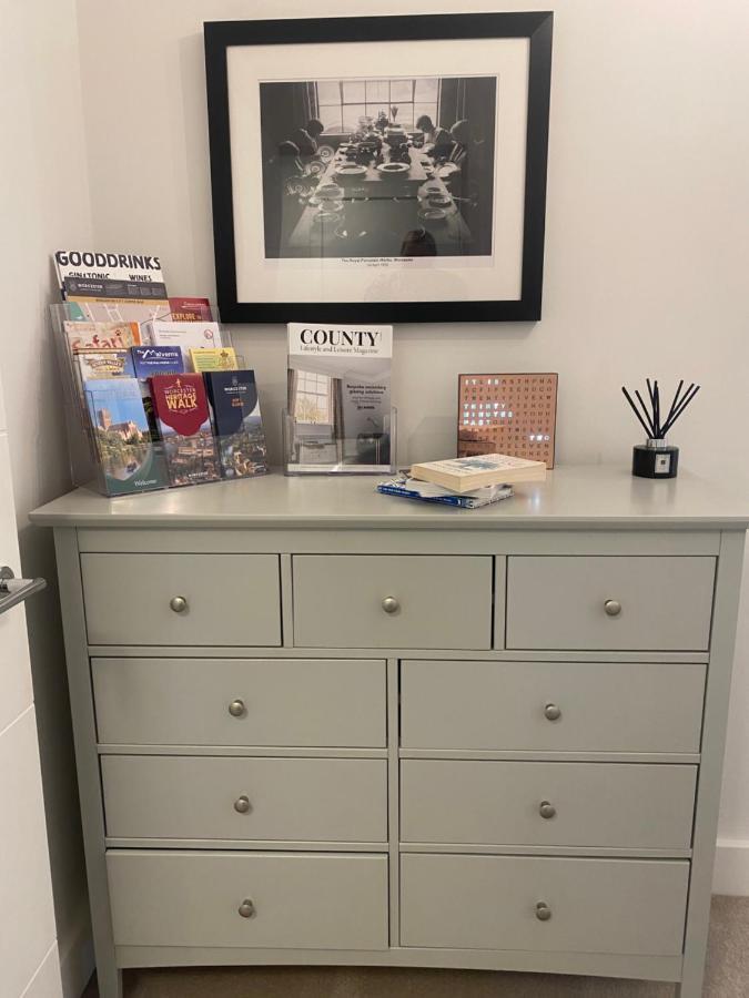 Unrivalled Location - Five Star - Worcester Apartment Екстериор снимка