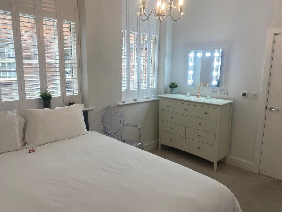 Unrivalled Location - Five Star - Worcester Apartment Екстериор снимка